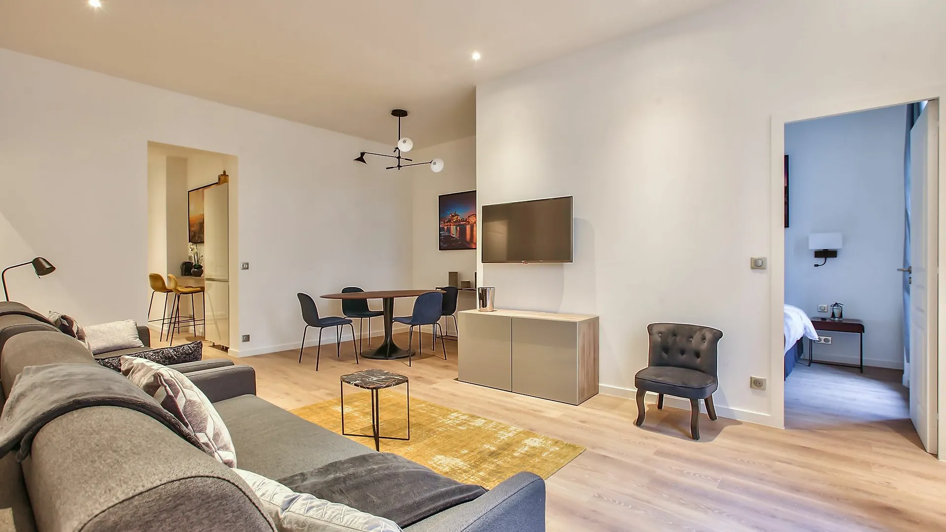 64 - Luxury Flat Champs-elysees 1d *